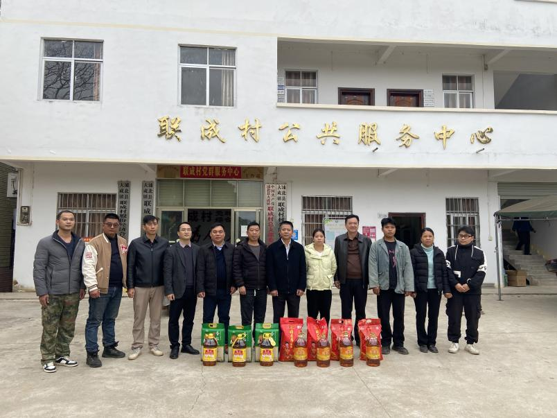 慰問暖人心，關(guān)懷傳黨情